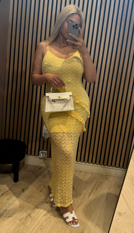 ROBE À VOLANT DENTELLE