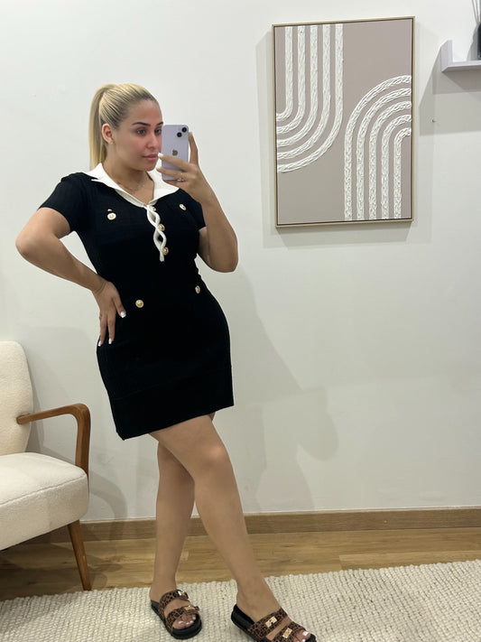 ROBE À BOUTONS DORÉS