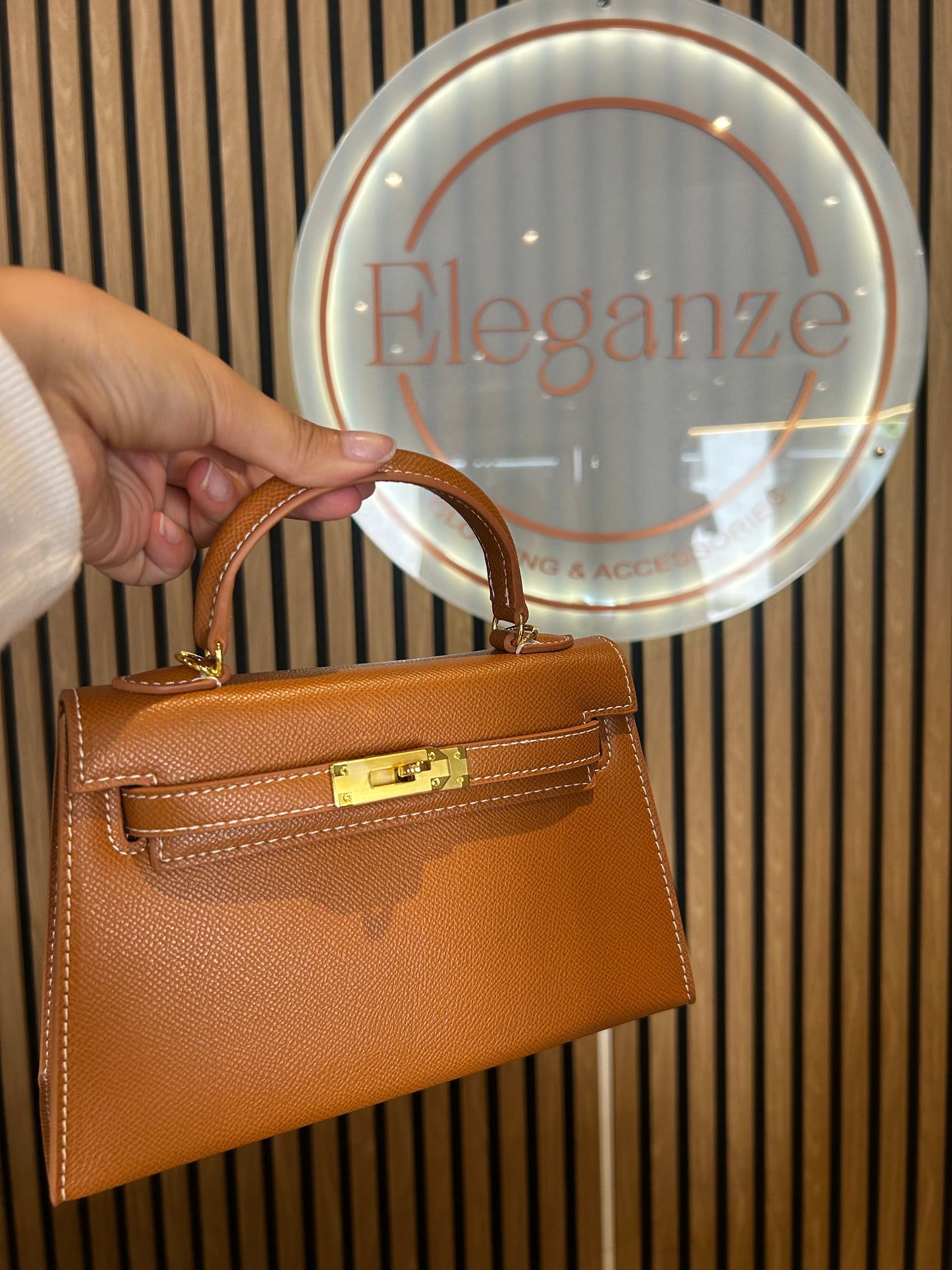 SAC INSPI KELLY FERMOIR DORÉ