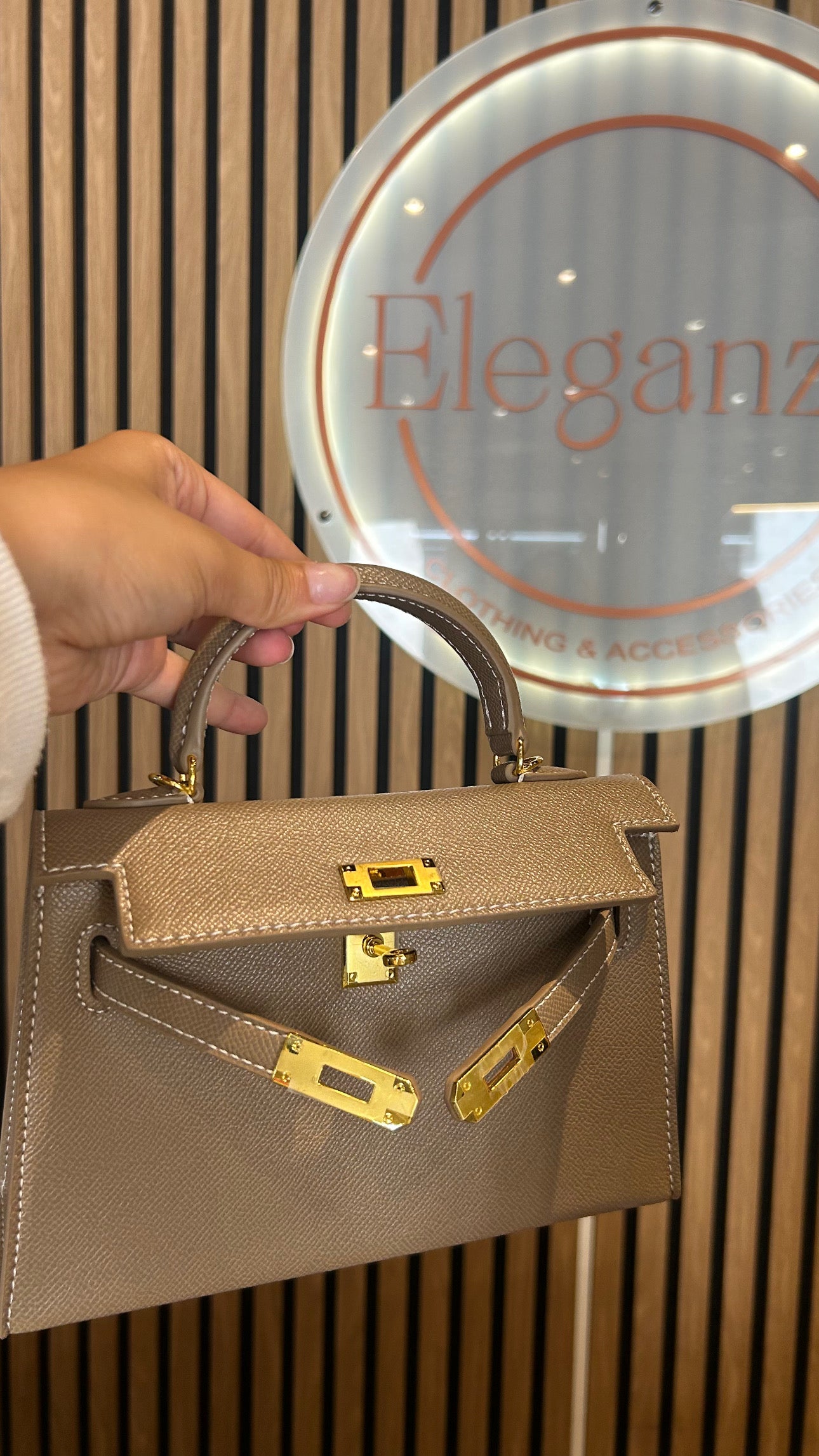SAC INSPI KELLY FERMOIR DORÉ